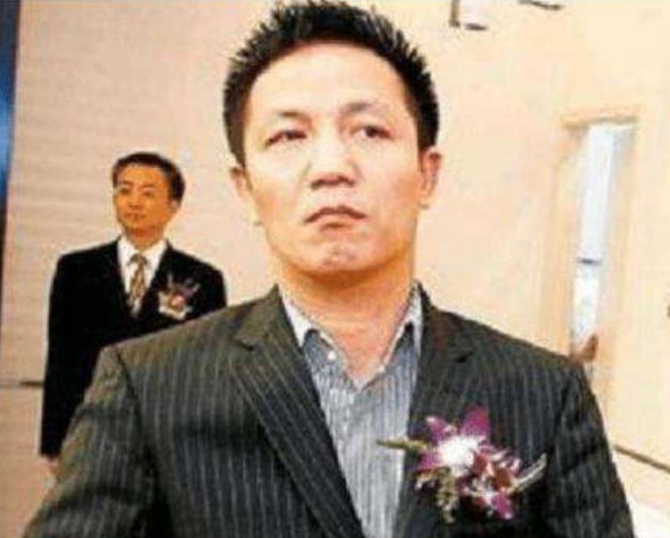 “上海李嘉诚”周正毅：入狱后给监狱装空调，服刑期间狂赚30亿