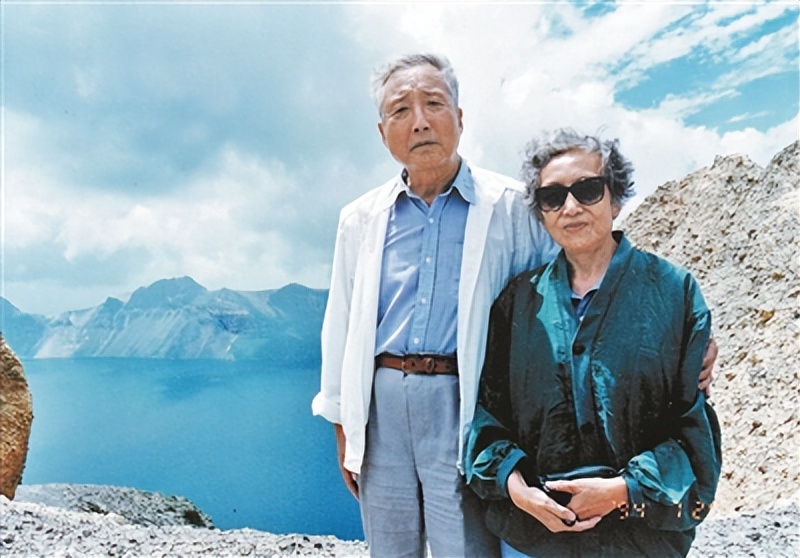 于是之告别仪式,于是之追悼会视频