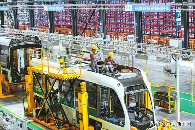 拼搏三年努力圆梦,拼搏三年勇往直前