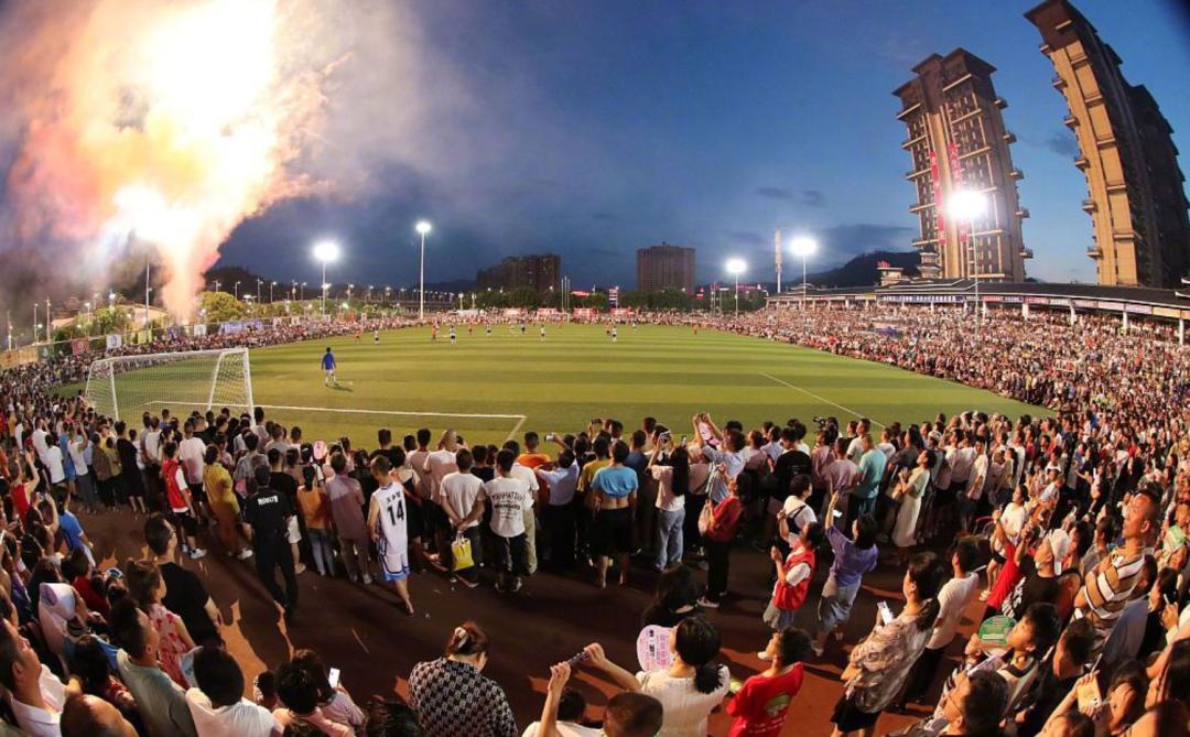 全网超20亿次,央视打call,明星贺电:中国“村超”到底有多火?