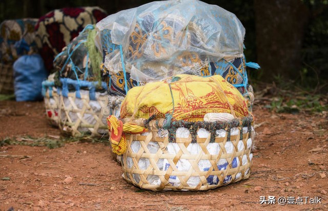 奇怪残忍习俗,世界上最奇葩吐口水的习俗