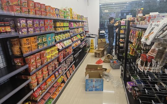 夫妻开餐饮店的流程步骤,夫妻开便利店不加盟需要投资多少