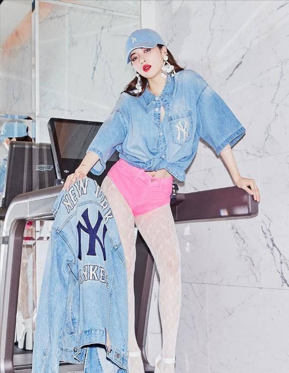 盘点韩国女明星最敢穿的衣服,韩国女星近期着装精选