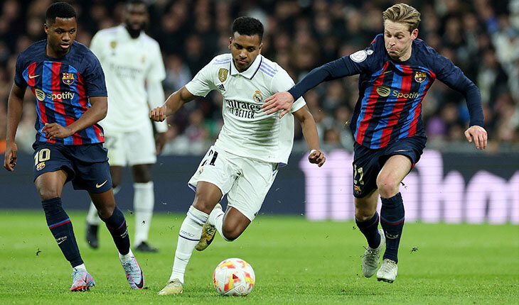 2020-2021西班牙德比皇马vs巴萨,2011国家德比皇马vs巴萨梅西踢看台