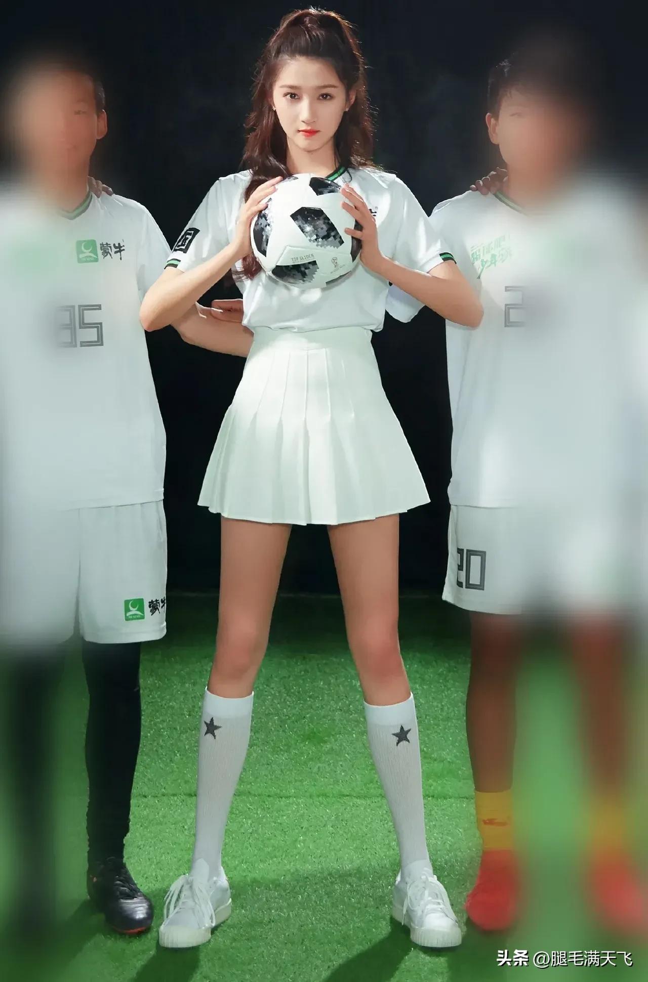 关晓彤足球宝贝造型,关晓彤喜欢足球吗