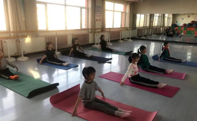 包头北重一中竞赛班,包头市青山区北重一小好吗