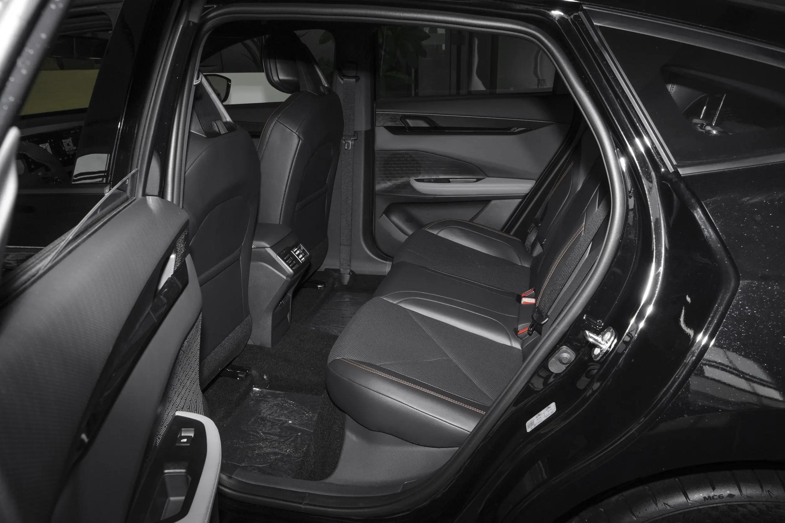 三款中型轿车推荐面子个性都有了,宽敞省油还运动10-15万家轿大推荐