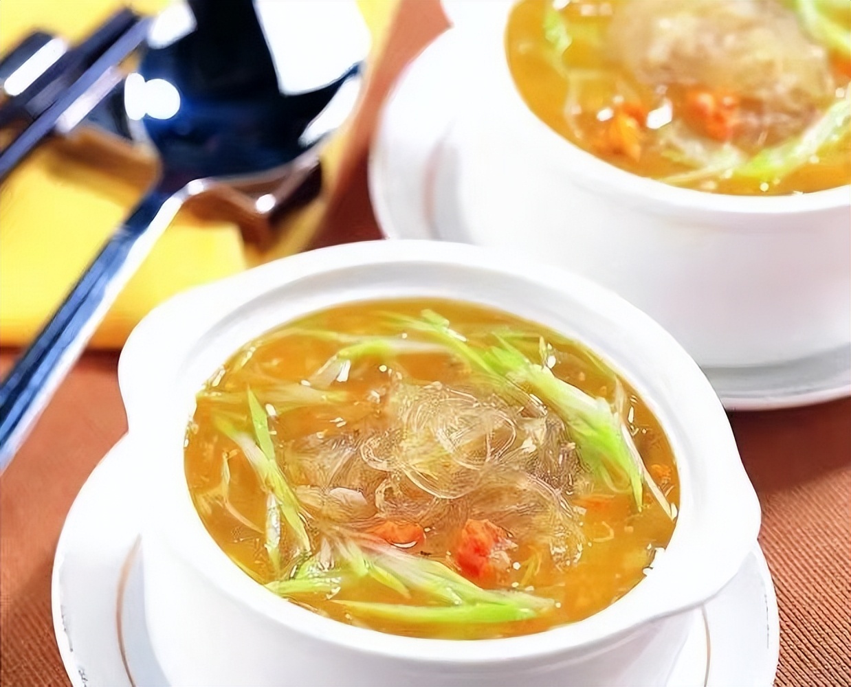 闺蜜结婚我去上海喝喜酒随礼1200，一开席笑了，网友：这菜真豪气