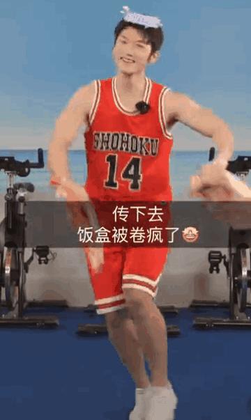 椰树男模火到国外,央视评论椰树男模