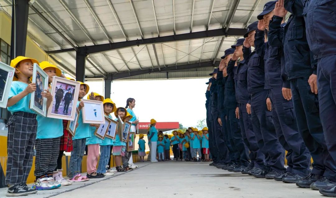 这个“六一”,真“警”彩!