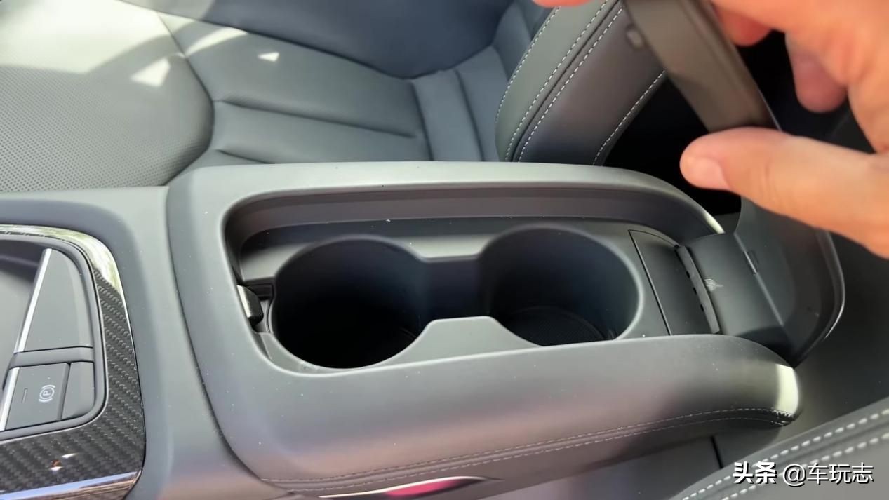 2019奥迪r8跟2020款奥迪r8,5.2v10奥迪r8限量版