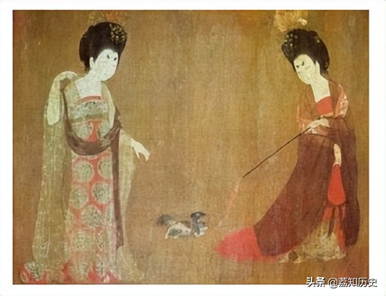 最美婚纱还是中国传统的凤冠霞帔,西方婚纱与中国古代婚服的差异