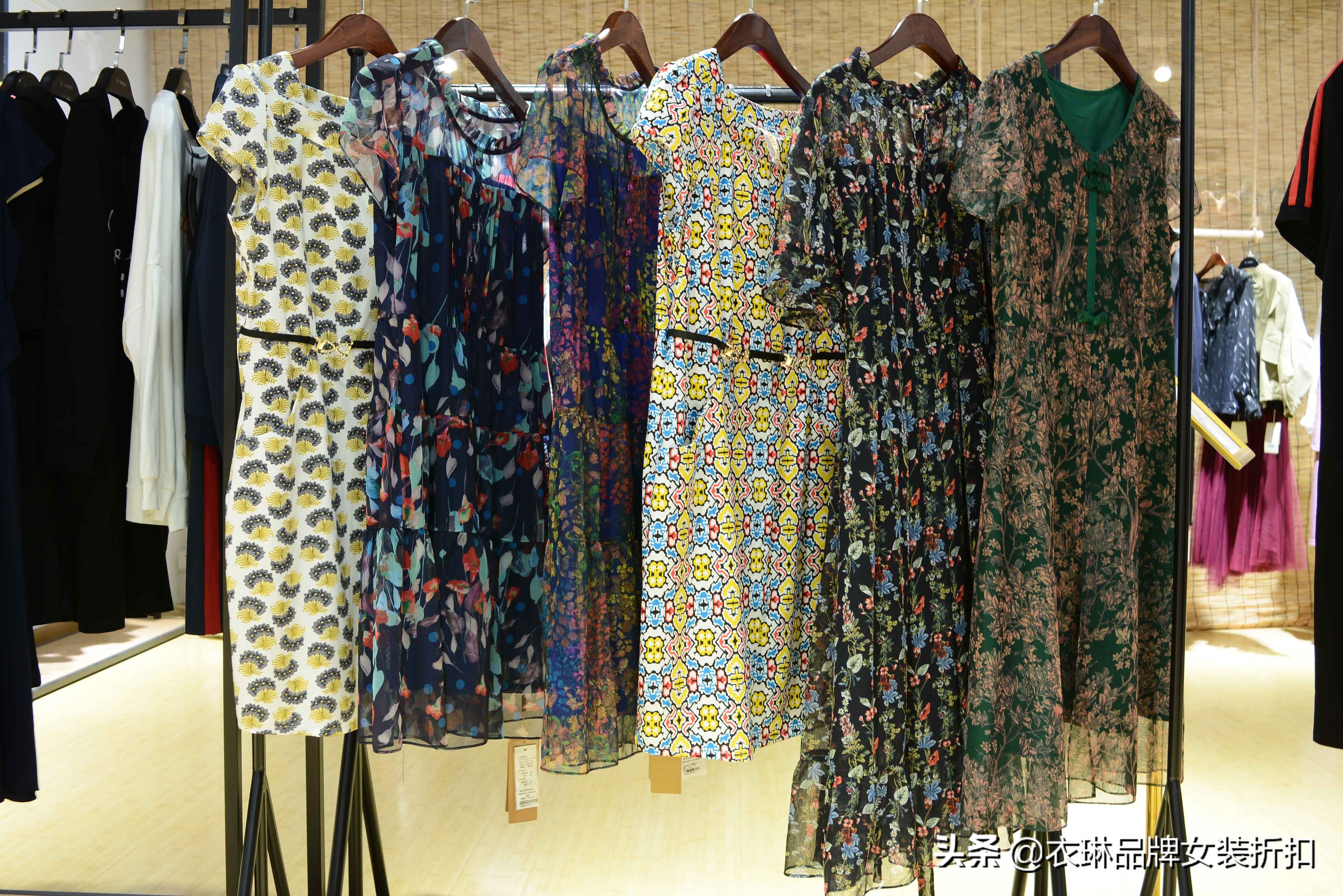 提升女装店人气的七大陈列法则,品牌女装店铺陈列原则