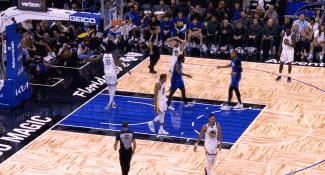 怀斯曼篮板,怀斯曼抢不过后卫