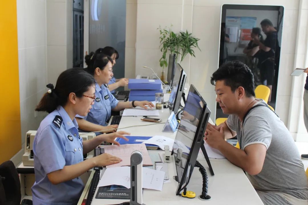 公安到点不上班怎么办,基层民警值班的时候没事都在干嘛