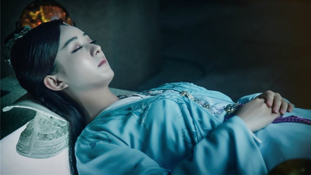 为什么古人睡瓷枕不会引起颈椎病,古人枕着瓷枕睡觉舒服吗