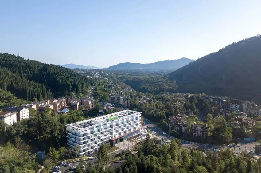 眉山避暑度假康养避寒小镇,眉山七里坪旅游风景区