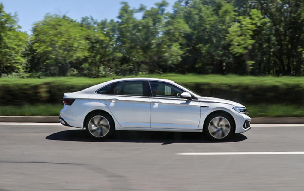 全新速腾2019款评测,中庸沉稳速腾