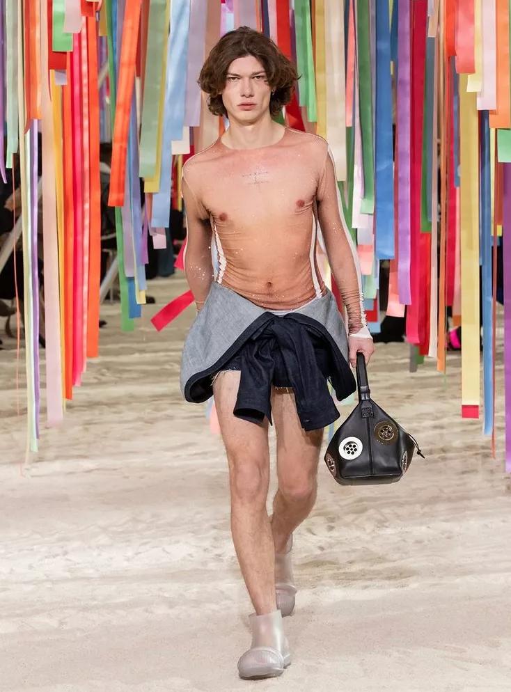 露后跟高跟运动鞋,不露脚高跟运动鞋