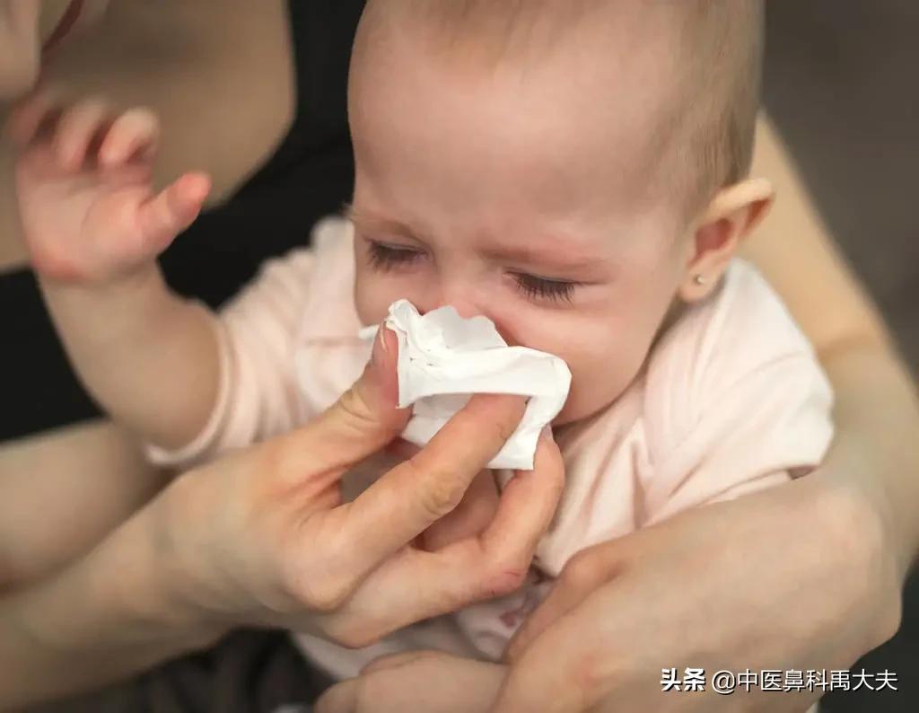 婴幼儿流鼻涕了最有效的方法,宝妈怎么帮宝宝吸鼻涕