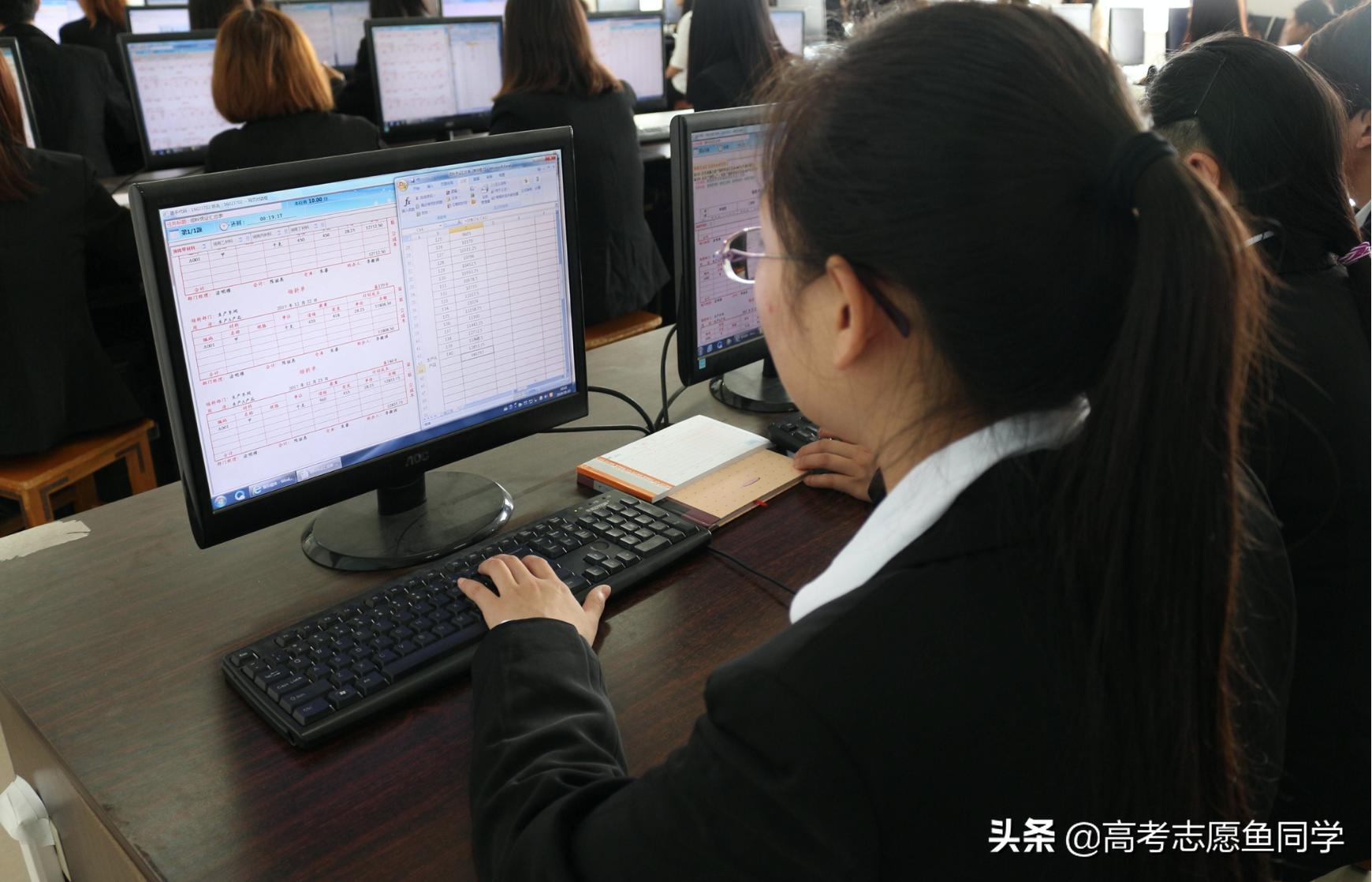 大学什么专业前景好轻松适合女生,女生大学有前途最好的十大专业