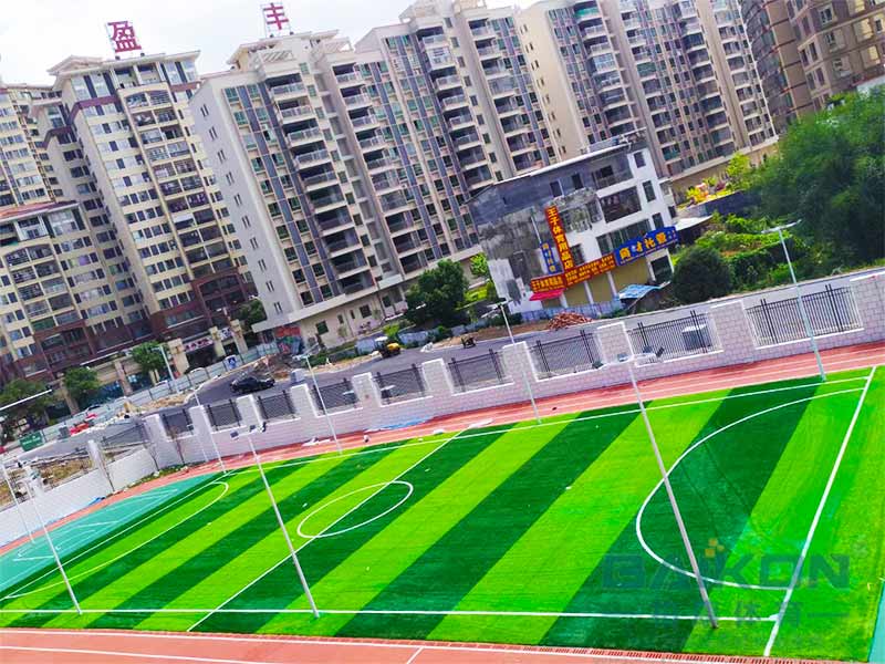 人造草坪的优缺点,人造草坪使用寿命