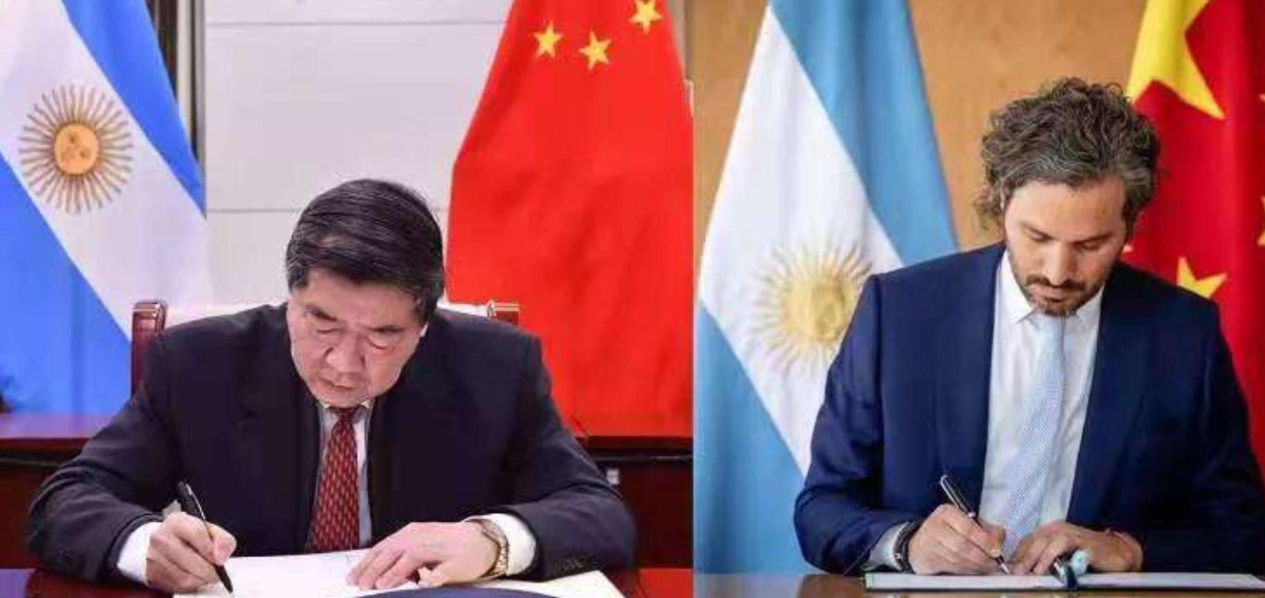 中国拿英国立威痛打七寸，英国急了，对华接连打出“三张牌”