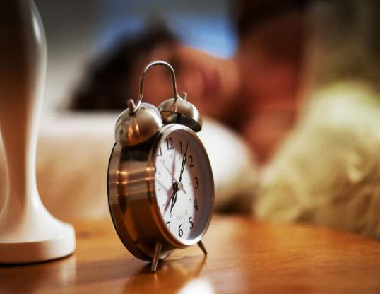 长期裸睡有什么好处和坏处,长期裸睡的人会怎么样