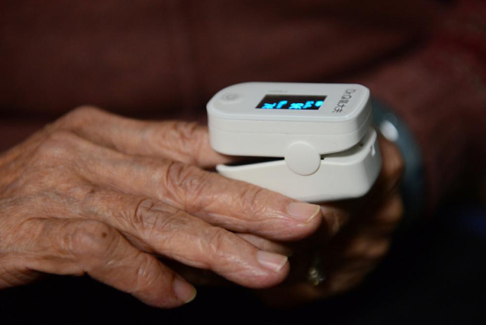 老人感染新冠血氧波动很大,老年人新冠血氧正常需要住院吗