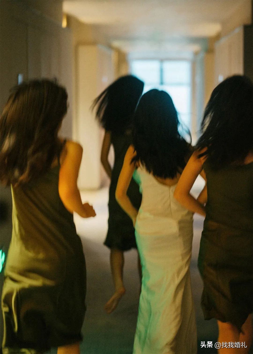 婚礼现场新人发红包怎么发,婚礼发红包要看时间吗