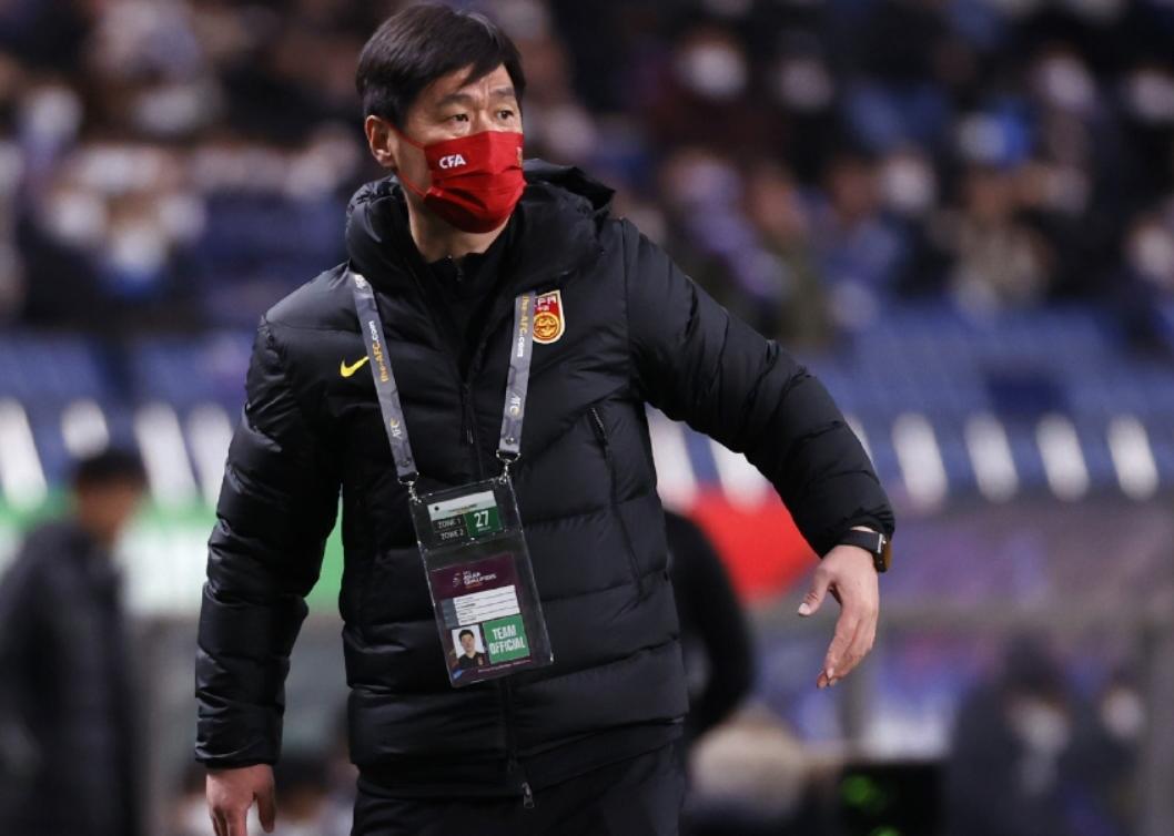 中国足球队日本守门员,国足踢日本的守门员是谁