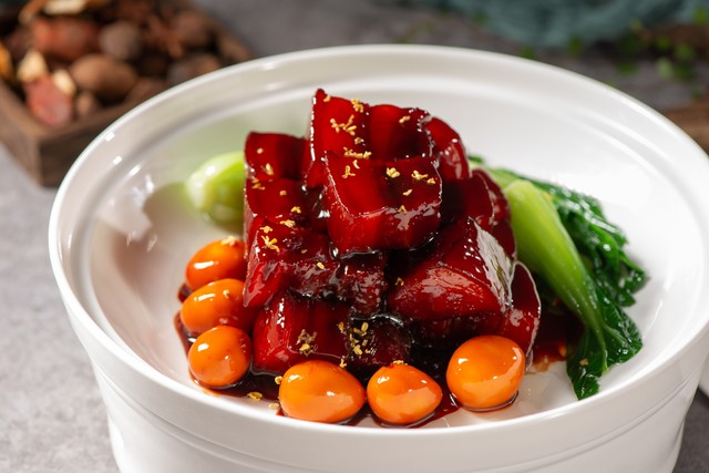 上海特色美食糕点有哪些,上海街头美食小吃推荐一下