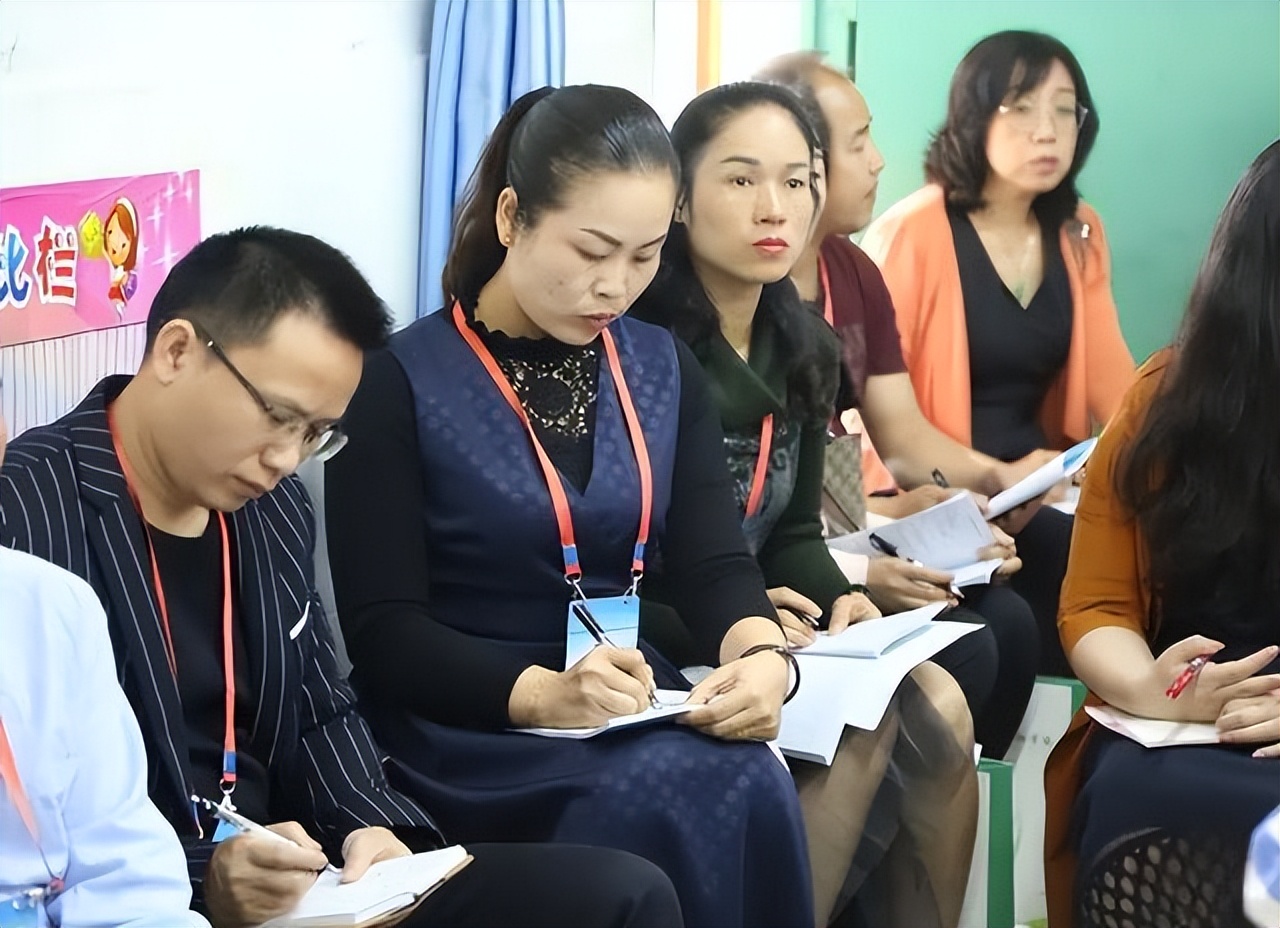 专科女生计算机就业前景好的专业,适合女生本科就业的计算机类专业