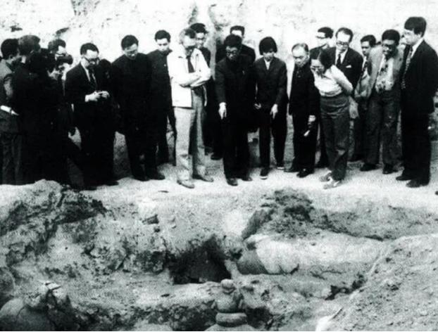 莫迪参观兵马俑视频,莫迪看兵马俑视频