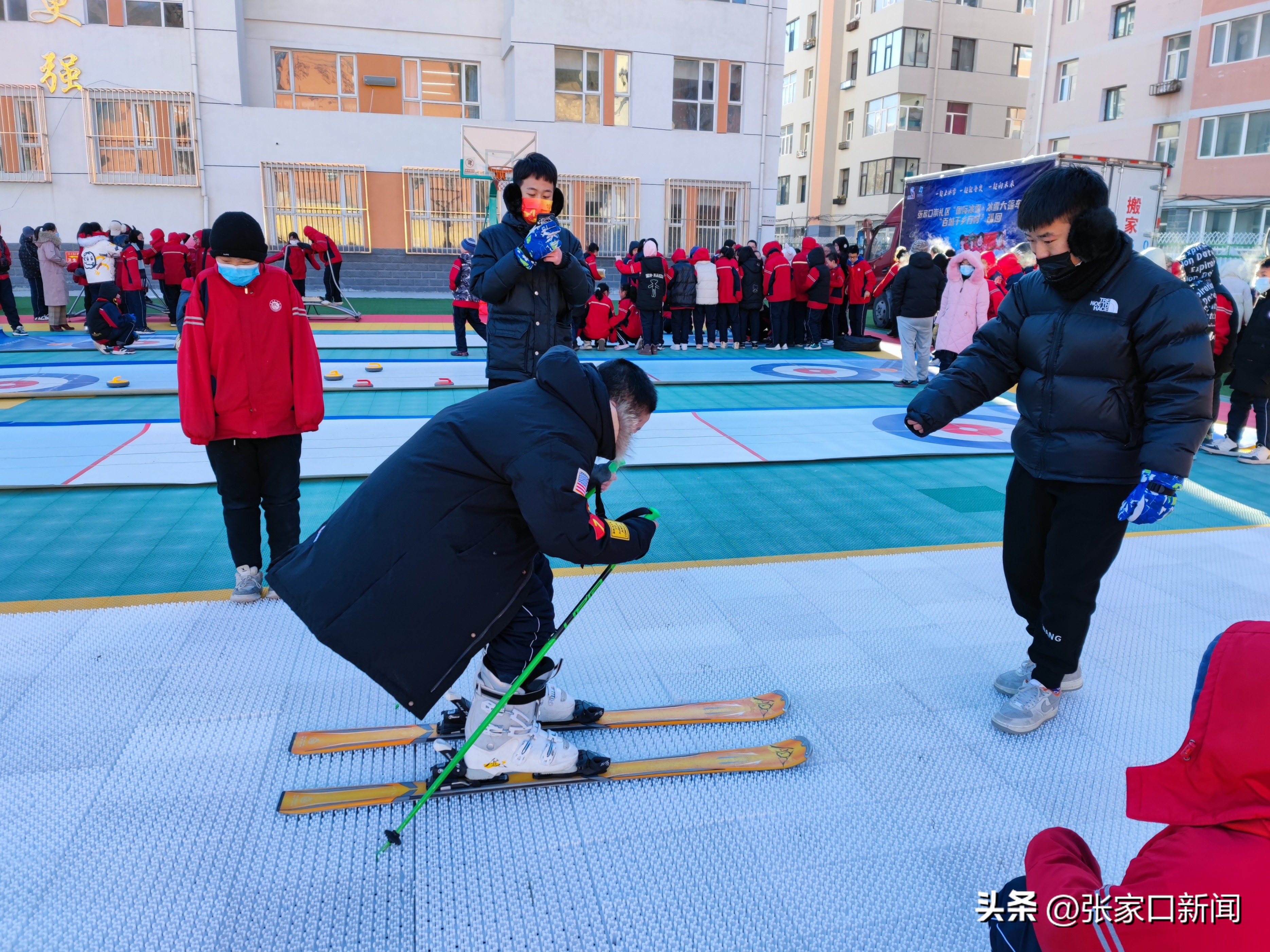 课后服务老师采访,课后服务学生采访搞笑原版