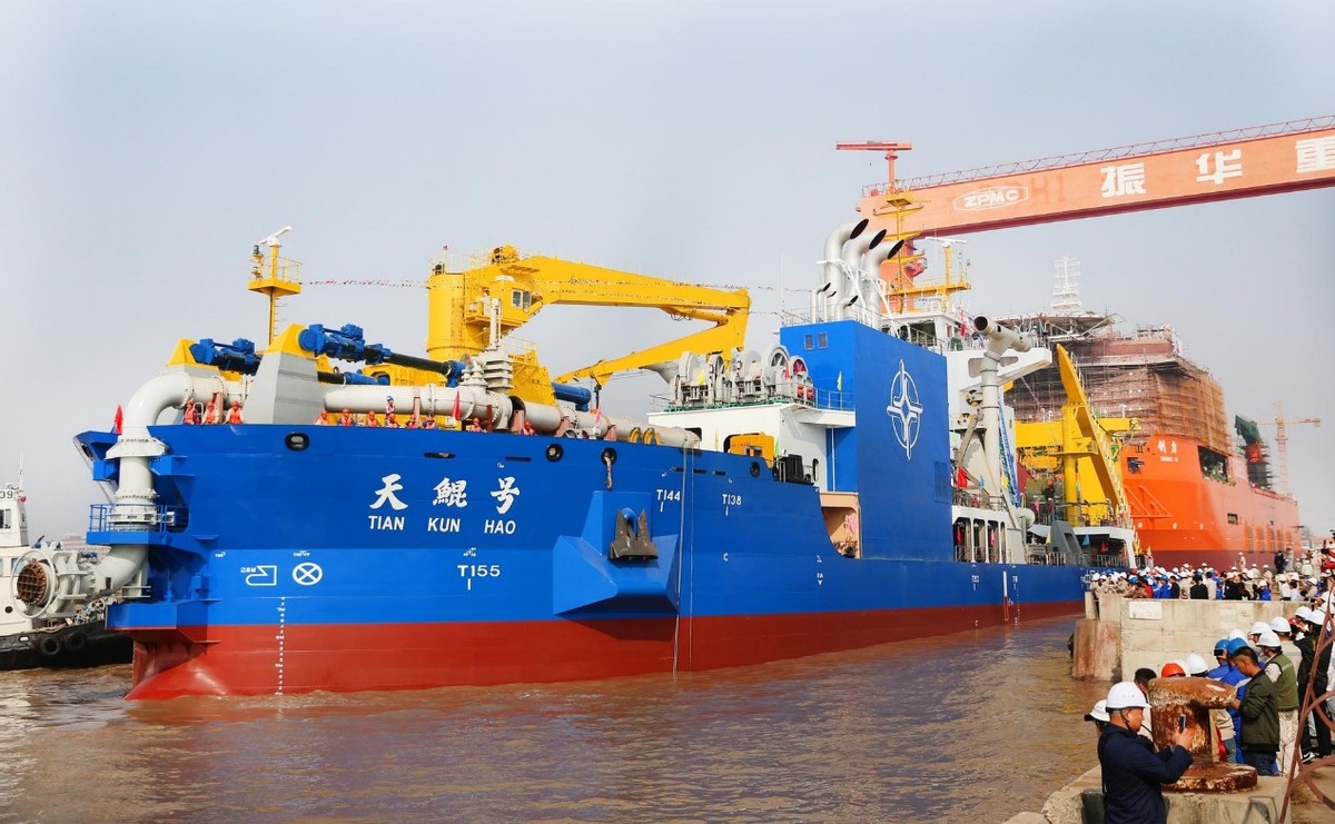 昔日4吨黄金换不来一艘挖泥船，如今中国自研成功，对外只租不卖