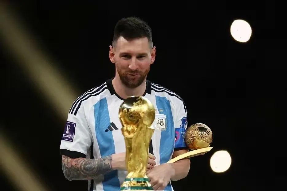 阿根廷夺冠梅西捧起大力神杯,阿根廷夺冠梅西拿大力神杯原声