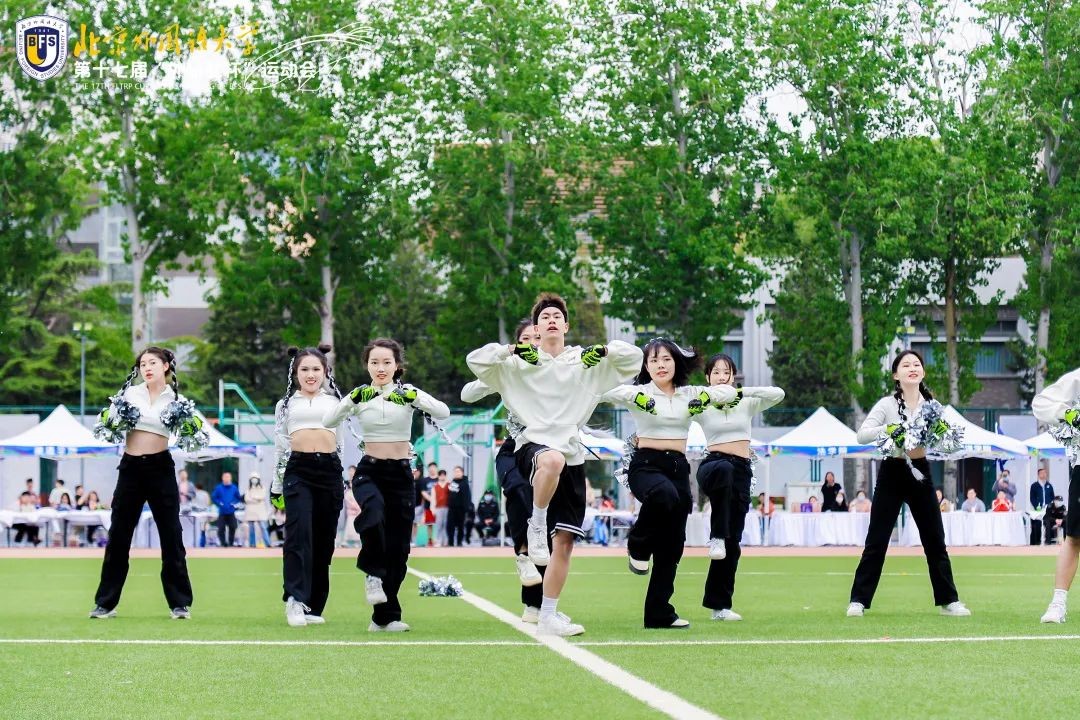 世界冠军在高校表演跳绳,世界冠军助阵表演视频