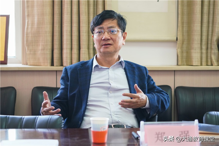 郑强书记:日本、韩国有多爱国?开国产车,用国产手机,储存石油