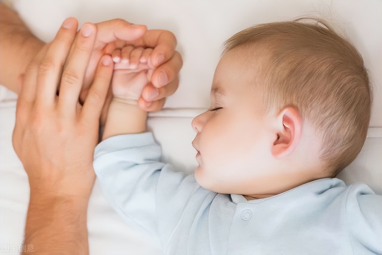 二胎宝妈妙招,二胎孩子吐奶