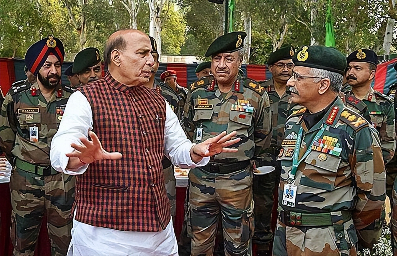 印度最新装备的直升机,印度最新武装直升机