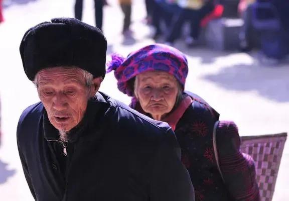 中国老龄化现状如何就业,就业压力和老龄化加剧