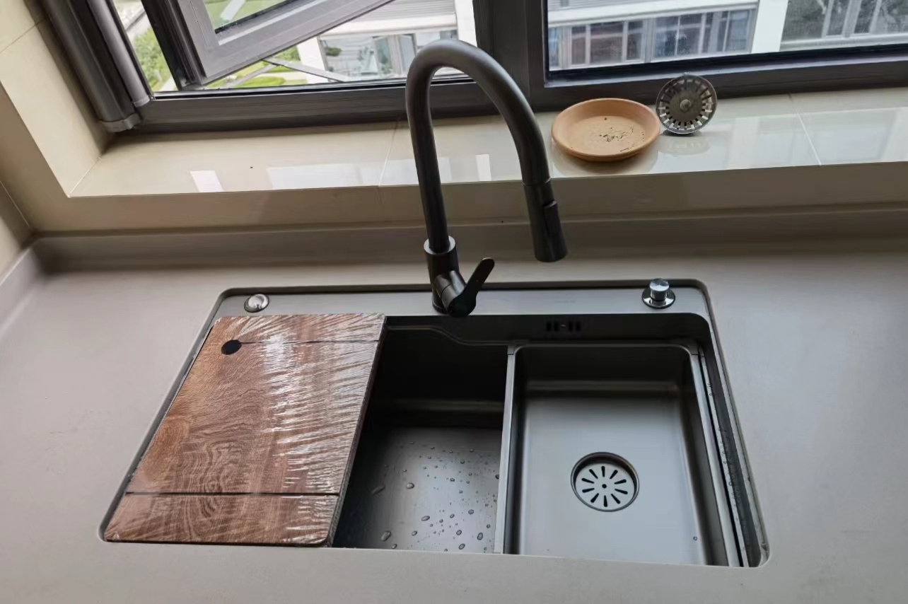 橱柜不做背板怎么处理,橱柜不做下沿注意事项