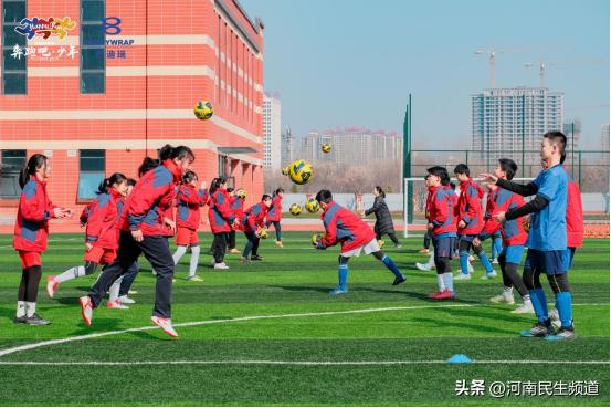 河南省体教融合“奔跑吧·少年”冠军来到濮阳市、许昌市襄城县、驻马店市的校园，给学生普及科学体育知识