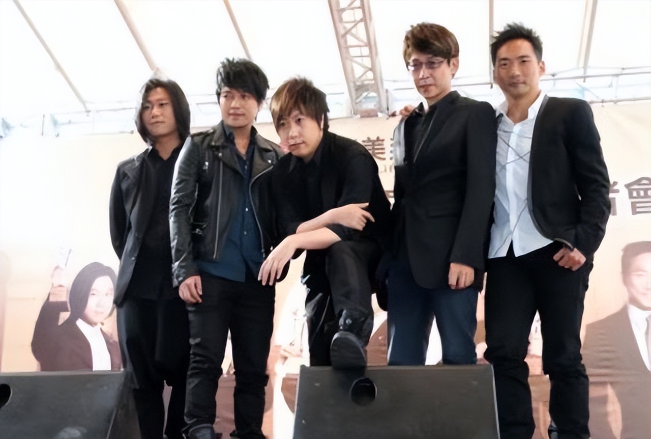 家世背景十分显赫的10位明星盘点,盘点娱乐圈十位有黑道背景的明星