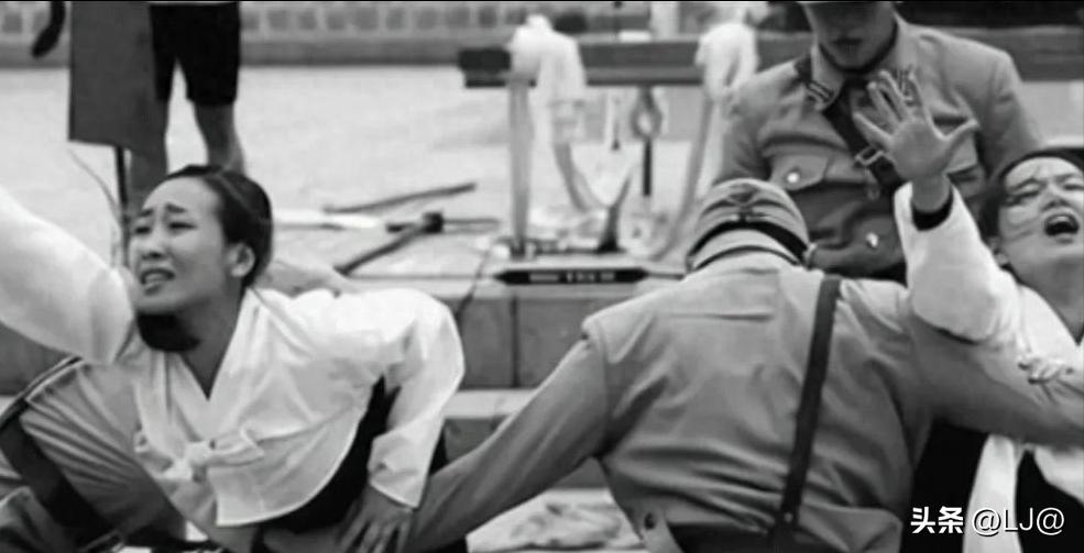 日军侵华兽行,日军当着国军的面杀俘虏