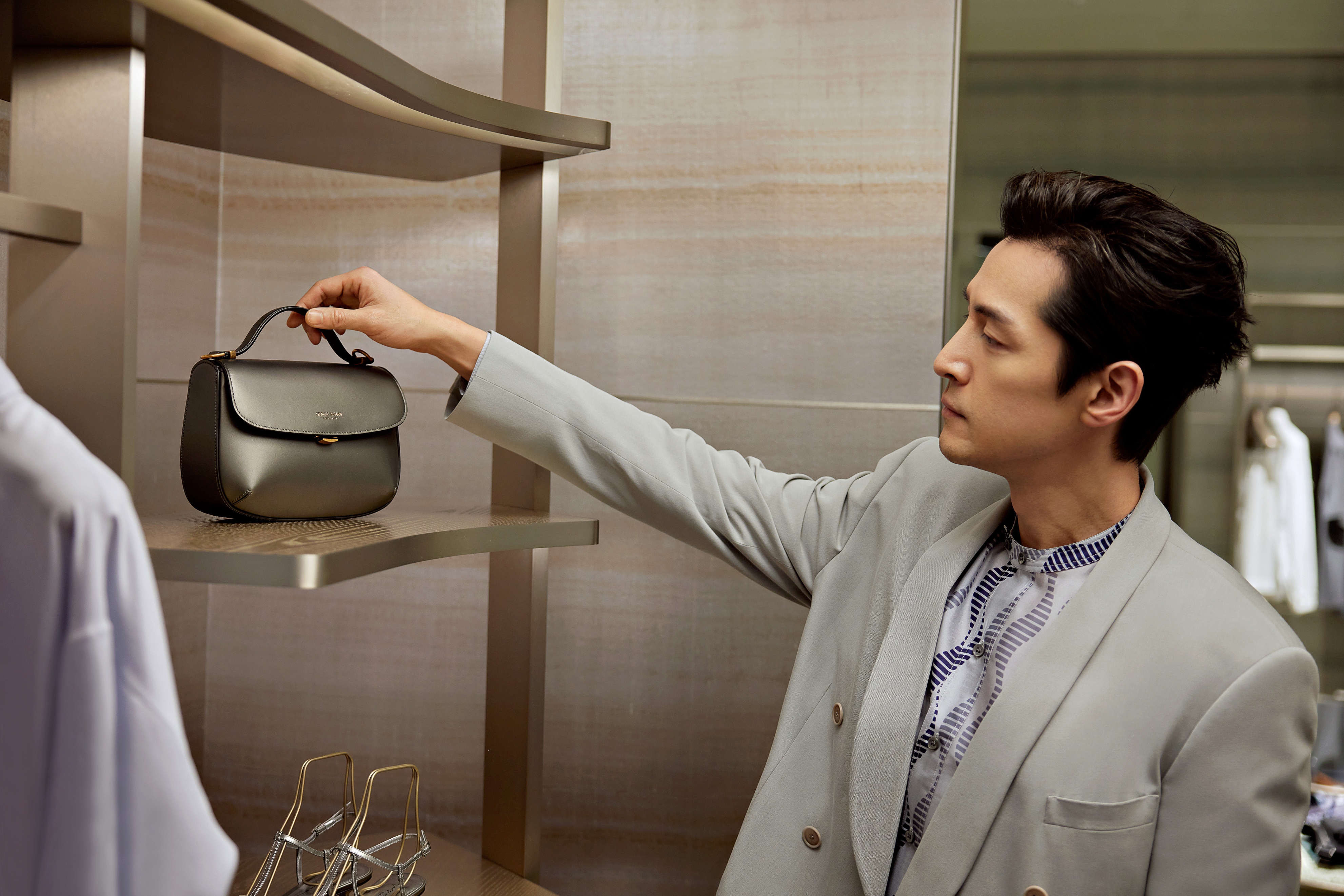 你以为GiorgioArmani只有化妆品？GiorgioArmani南京德基精品店带你深入了解这个顶奢品牌