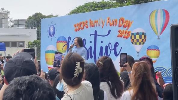 “港圈太子爷”街上收破烂，一天只赚60块！