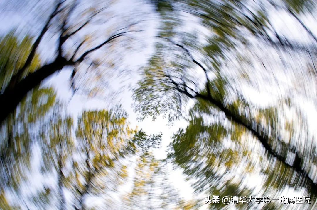 头晕突然眼前一黑怎么回事,起猛了头晕眼前发黑是怎么回事