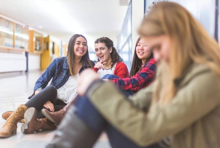 心理学家：我们要恭喜那些从来不参加同学聚会的人